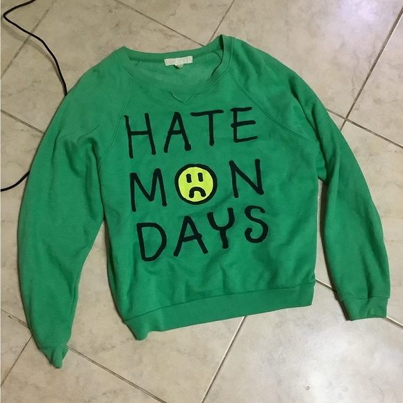 Hate Men days t-shirt💚 - Picture 2 of 4